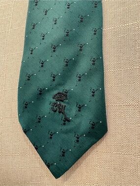 Classic Deep Green Men's Tie with Subtle Black Motif